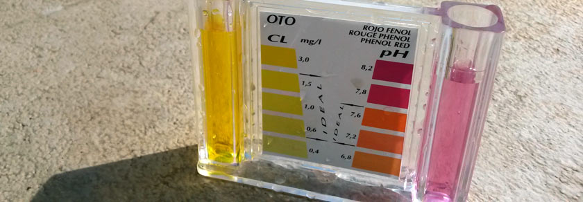 Medir cloro y pH en piscina pública